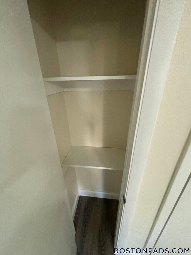 Building Photo - 15 Chester St