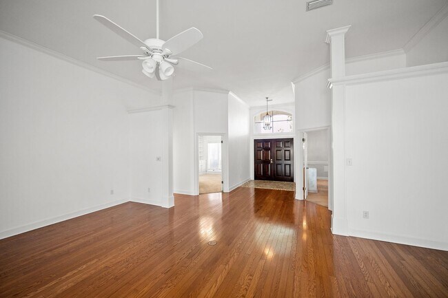 Building Photo - 601 Willow Point Ct