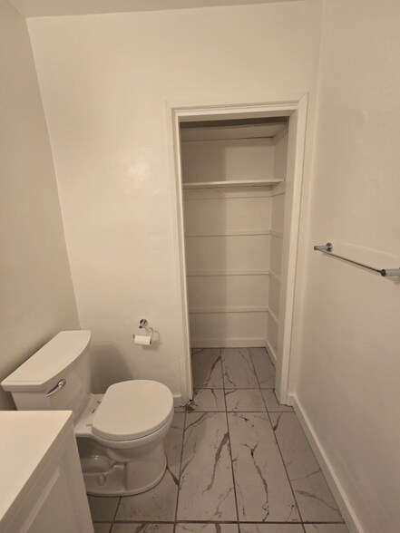 Building Photo - 11820 Hart St