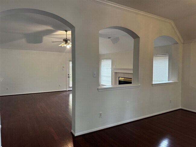 Building Photo - 15303 Marden Ct