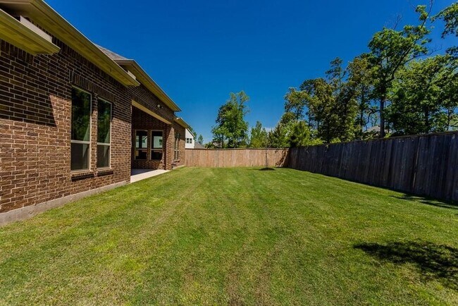 Building Photo - 2064 Bluestem Dr