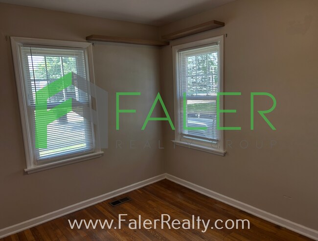Building Photo - Charming Belmont Cape Cod Available Immedi...