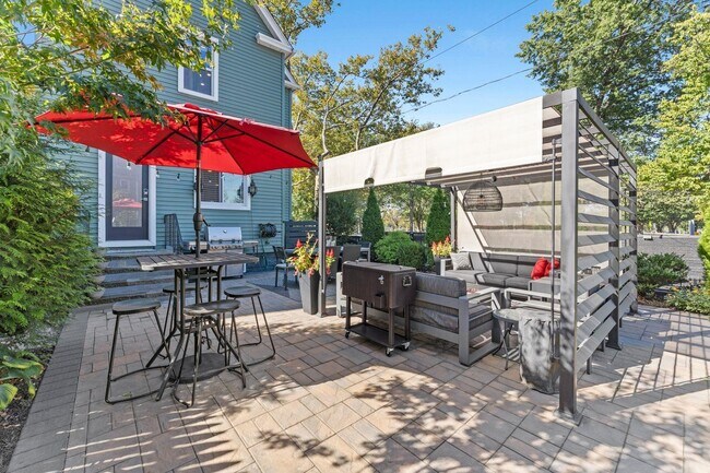 Building Photo - 76 Condict St