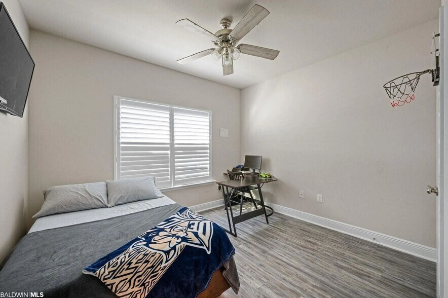 Building Photo - 24712 Smarty Jones Cir