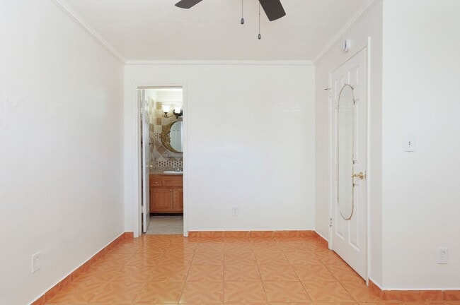 Building Photo - 3/2 Ranch with great outdoor space