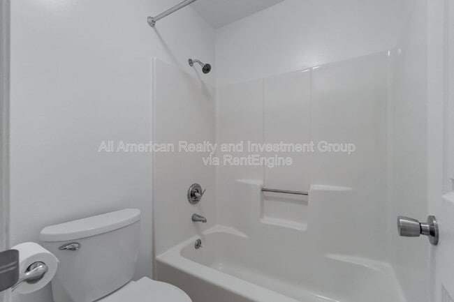 Building Photo - 502 Krest Dr