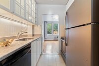 Building Photo - 108 Waldo Ave