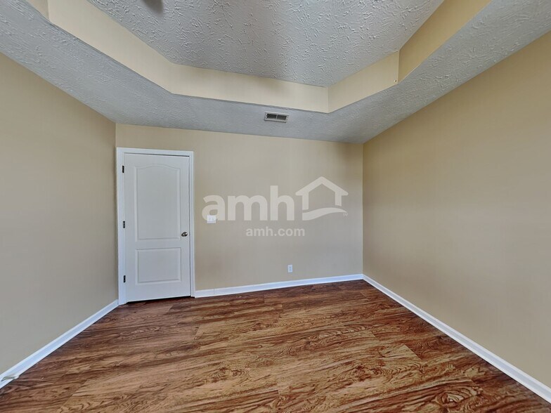 Building Photo - 2740 N Whitfield Rd