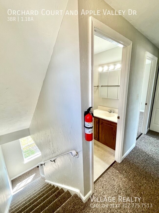 Building Photo - 302 Orchard Ct