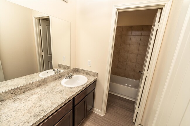 Building Photo - 4259 Silver Ranch Rd