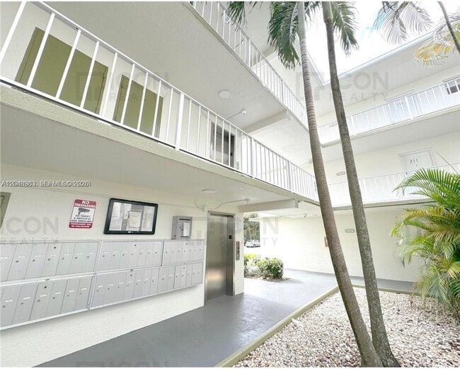 Building Photo - 4255 N University Dr