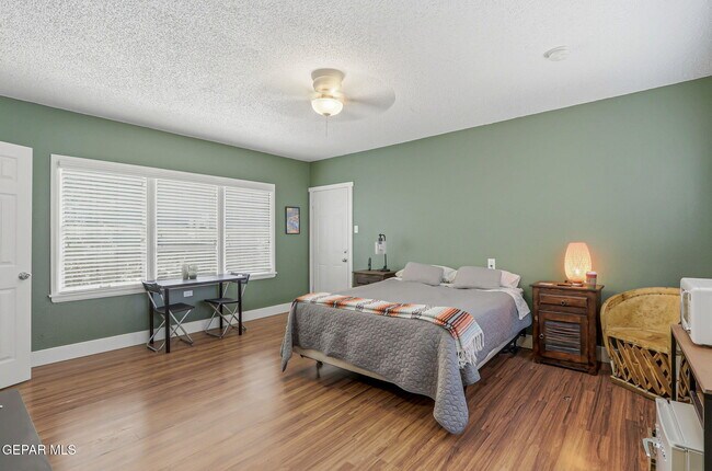 Building Photo - 3703 Cambridge Ave