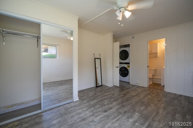 Building Photo - Immaculate, Renovated 1BR/1BA/1 compact pk...