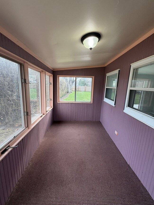 Building Photo - 2209 Douglas Ave