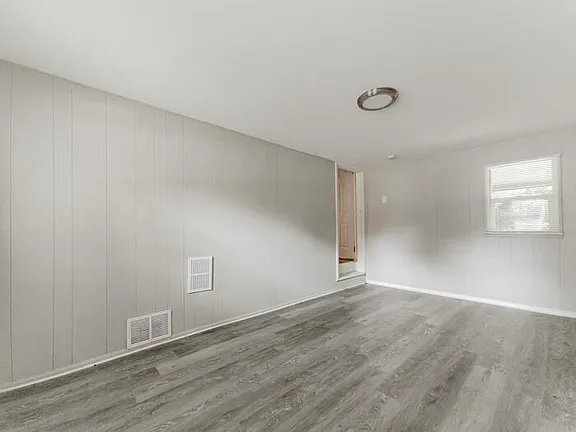 Building Photo - 10909 Pear Tree Ln