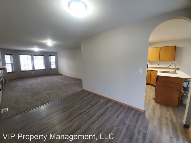 Building Photo - 4 br, 2.5 bath House - 3104 N. 8th Street