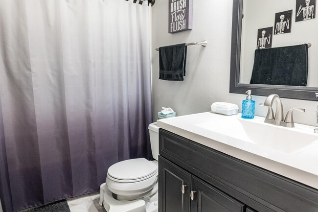 Building Photo - 309 Adams Dr