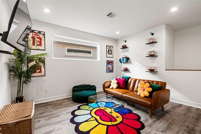 Building Photo - 6819 Rocinante Ln