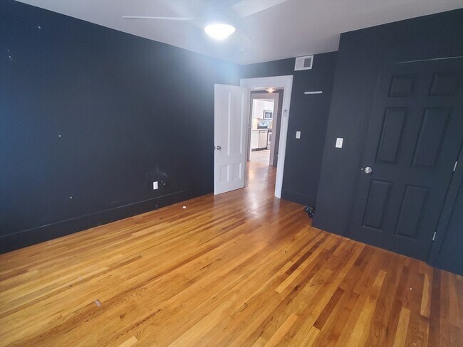 Building Photo - 866 Dorchester Ave