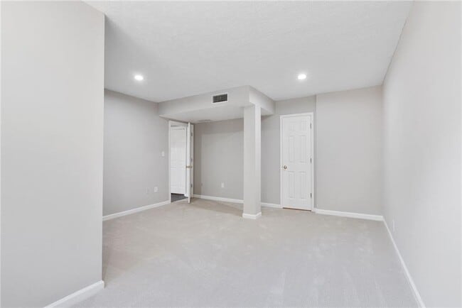 Building Photo - 1447 Southland Vista Ct NE