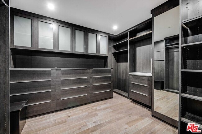 Building Photo - 770 Paseo Miramar
