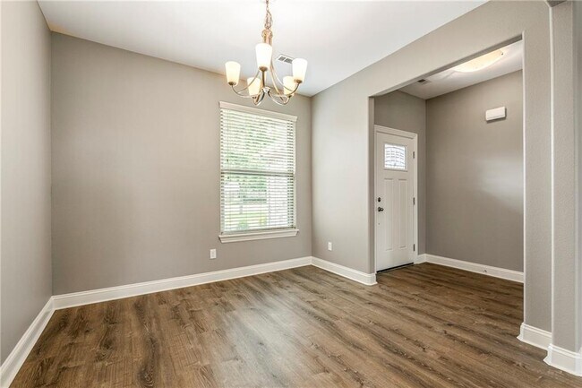 Building Photo - 4403 W Meadow Oaks Dr
