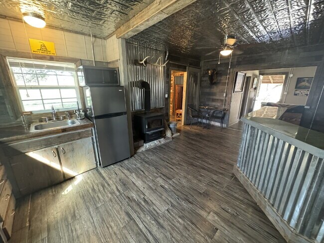 Building Photo - Unique country living in fully furnished cabin! Easy drive to Stephenville.