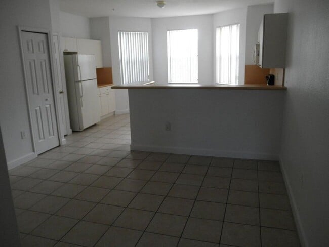 Building Photo - 3002 Shoma Dr