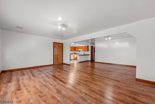 Building Photo - 939 Grove St