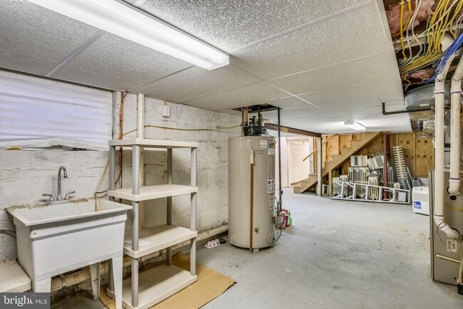 Building Photo - 119 N Peyton St