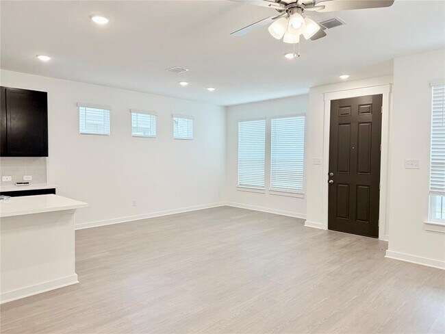 Building Photo - 148 Hartson Dr