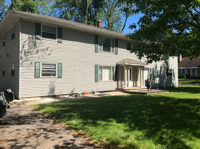 Primary Photo - 3729-3731 Oakland Dr