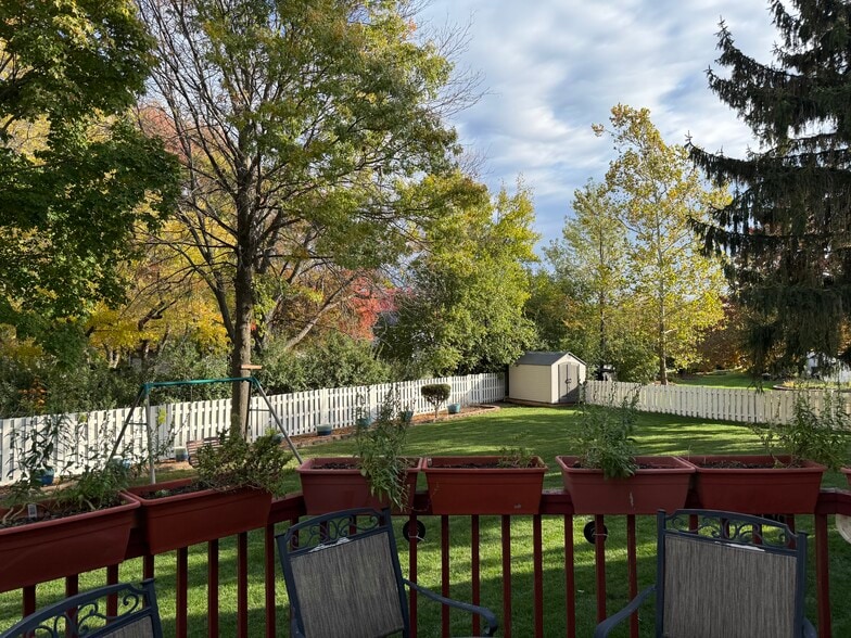 Building Photo - 284 Washo Dr