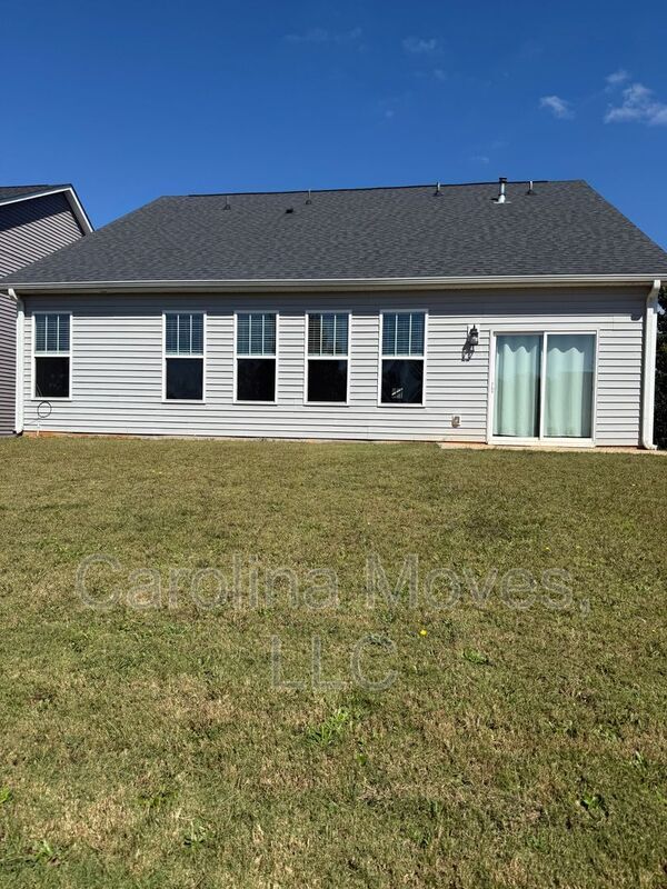 Building Photo - 129 Foxbank Cir
