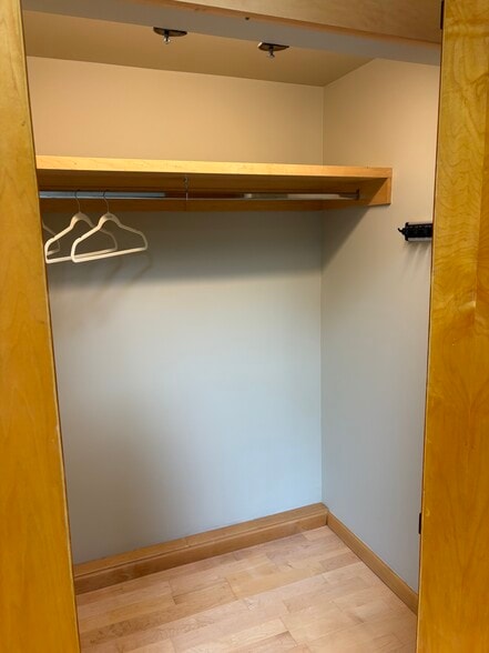 Building Photo - 2302 Arrowhead Drive