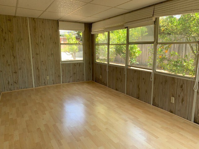 Building Photo - 270 Savona Ave
