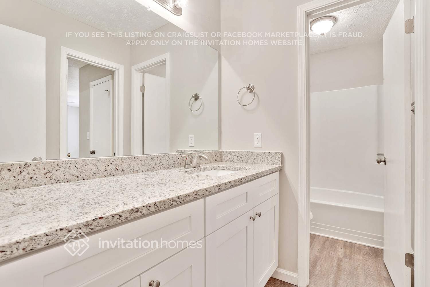 Building Photo - 678 Lakeridge Dr SE
