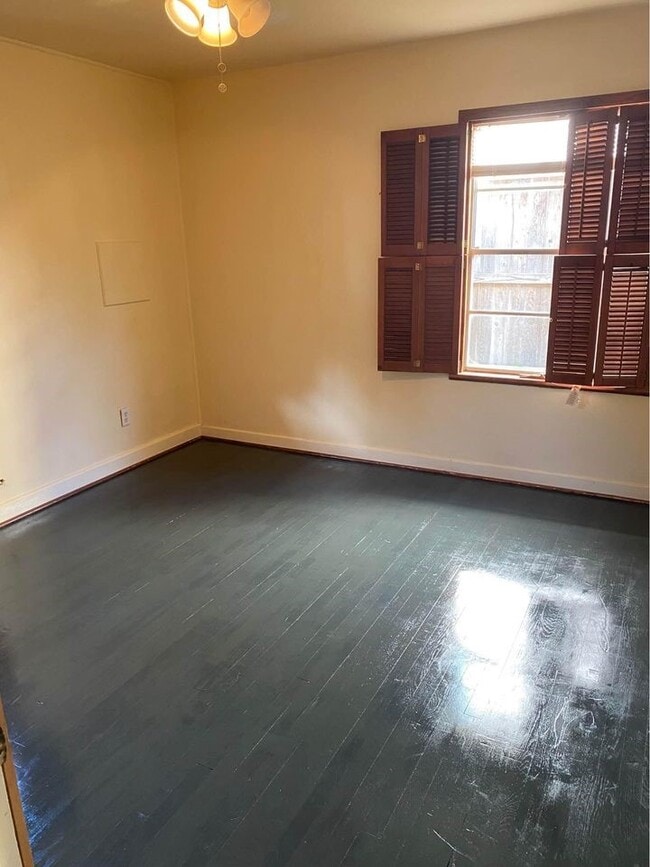 Building Photo - 6406 Schiller St