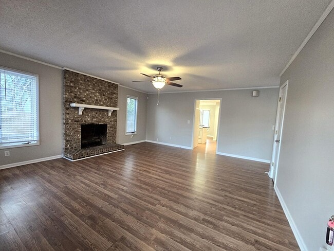 Building Photo - 740 Marigold St