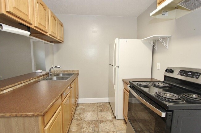Building Photo - 146 Neilson Ln