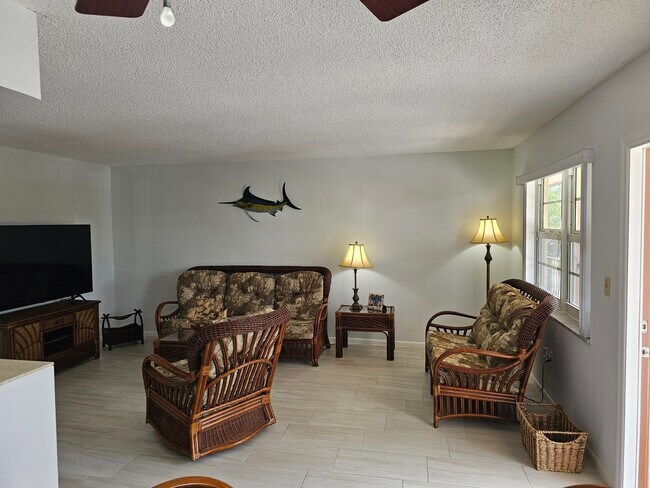 Building Photo - 2600 S Kanner Hwy