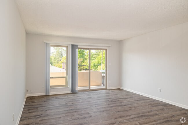 2BR, 1BA - 1,034SF - Marconi Gardens Apartments