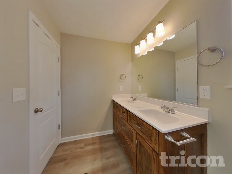 Building Photo - 1908 Susan Rd