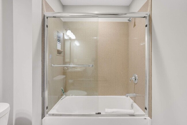 Building Photo - 201 Shady Ozark Ln