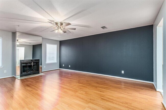 Building Photo - 9850 Pagewood Ln