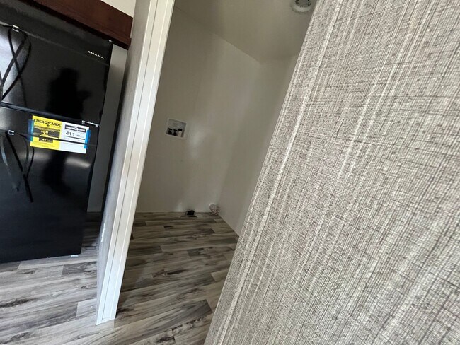 Building Photo - Blandford Living 2