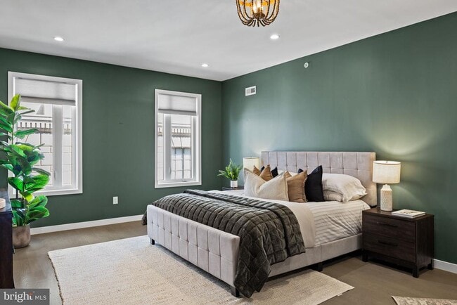 Building Photo - 2106 Spring St