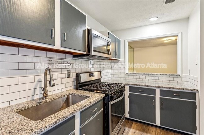 Building Photo - 2701 Cumberland Ct SE