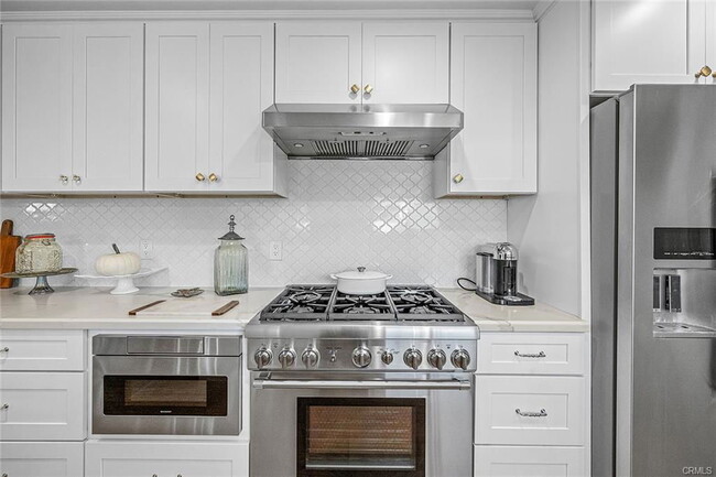 Building Photo - 950 Marvista Ave