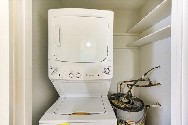 Building Photo - 6606 De Moss Dr